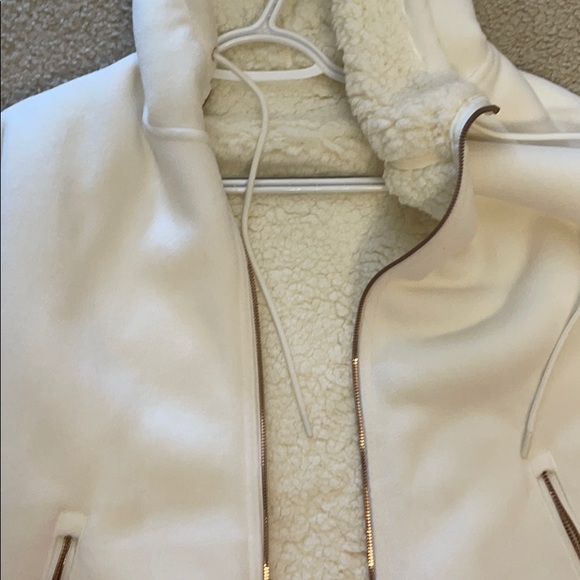 Too Big - Picture 3 of 4